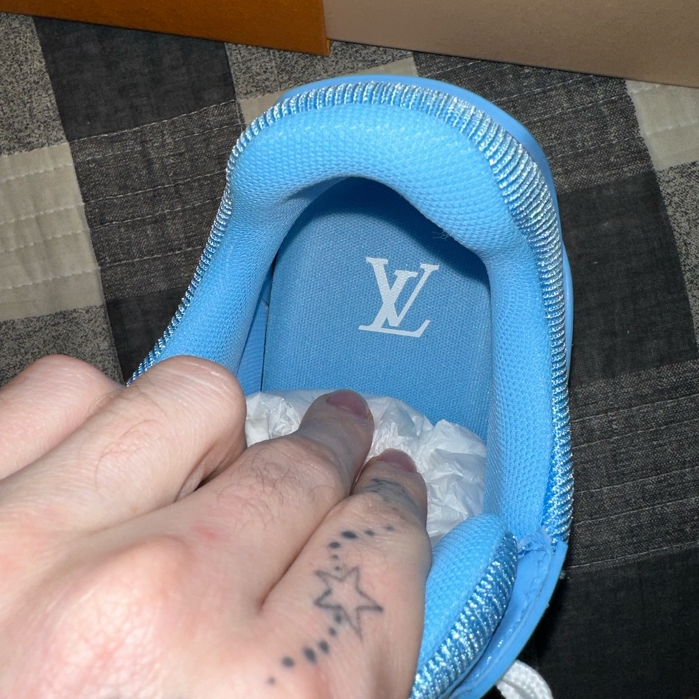 NWT Louis Vuitton Trainers Blue Embossed Monogram - Picture 7 of 10